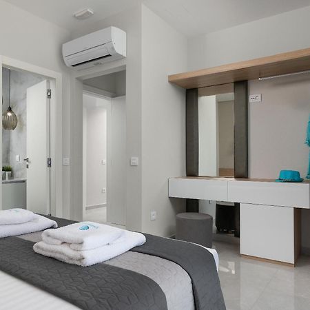 Aquamarine Luxury Suites 阿彻奇洛斯 外观 照片