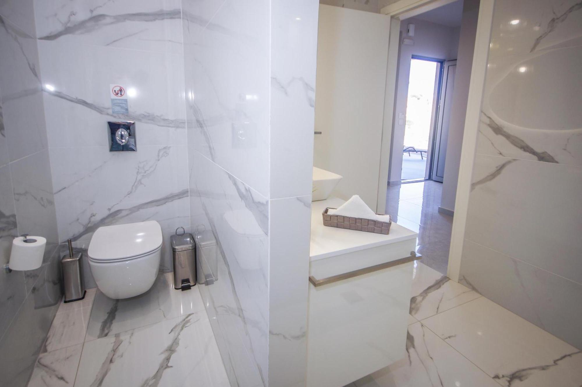 Aquamarine Luxury Suites 阿彻奇洛斯 外观 照片